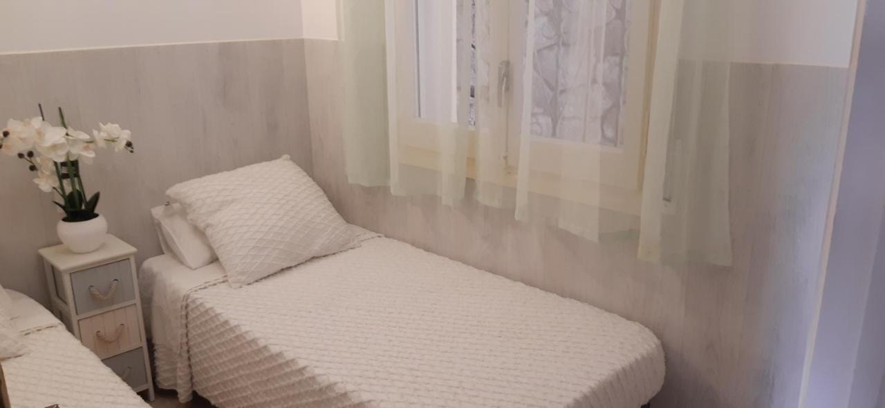 Roses Sobre El Mar Apartment Екстериор снимка