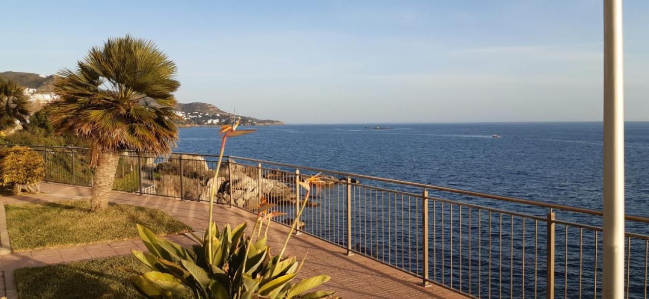 Roses Sobre El Mar Apartment Екстериор снимка