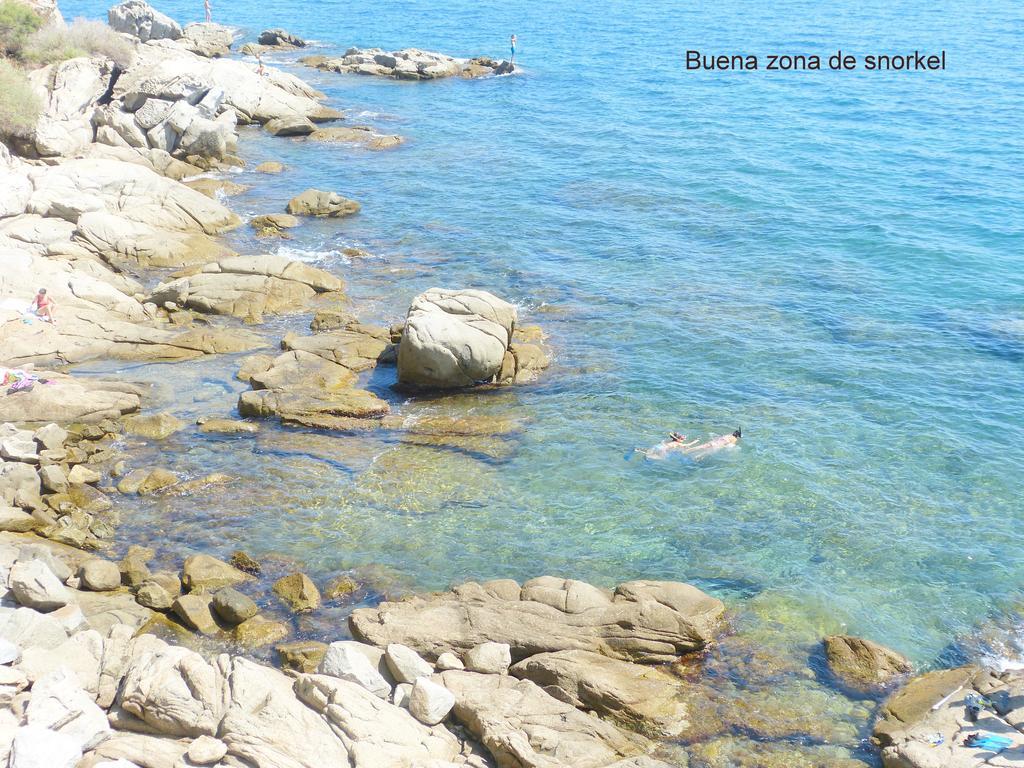 Roses Sobre El Mar Apartment Стая снимка