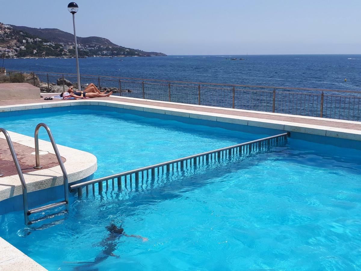 Roses Sobre El Mar Apartment Екстериор снимка